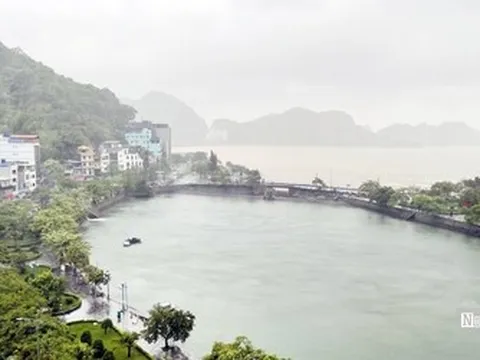 Hải Phòng: Mưa trắng trời do ảnh hưởng của bão số 2