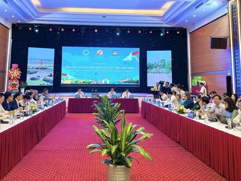 'Bài học về hòa bình, nhìn từ thực tiễn Việt Nam'