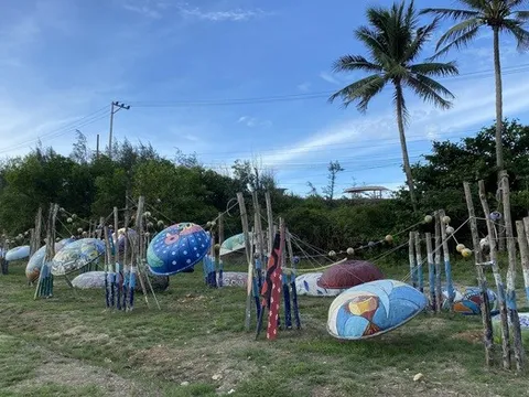 Về làng bích họa Tam Thanh