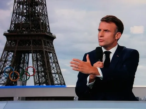 Pháp: Ông Macron từ chối đề cử Thủ tướng của cánh tả
