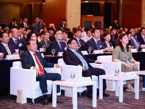 Thủ tướng tận dụng từng giờ để quảng bá hình ảnh đất nước, con người, quảng bá môi trường đầu tư của Việt Nam tại Hàn Quốc