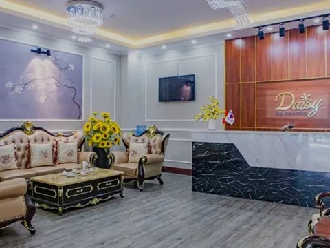 Phòng khám chuyên khoa Da liễu Daisy dùng ‘bác sĩ chui’ trị sẹo cho khách