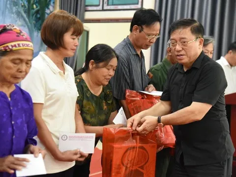 Tri ân các gia đình chính sách người có công với cách mạng tại tỉnh Tuyên Quang