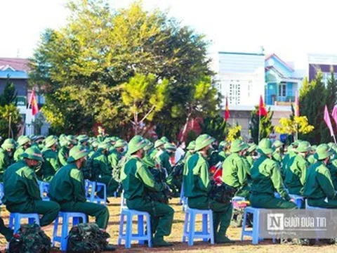 Bộ Quốc phòng trả lời kiến nghị sửa quy định về tạm hoãn nhập ngũ khi đang học