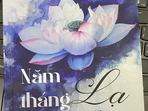 Người đi thơ ở lại