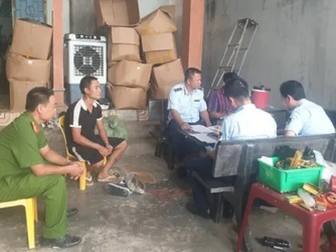 Chuyển Cơ quan điều tra vụ bán hơn 8.000 đôi dép giả