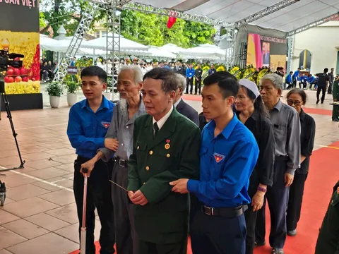 Thanh niên tình nguyện Thủ đô tham gia phục vụ Lễ Quốc tang