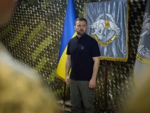 Ông Zelensky tiết lộ về chuyến thăm mới nhất tới tiền tuyến gần Kharkiv