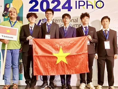 Đội tuyển Việt Nam giành 2 Huy chương Vàng, 3 Huy chương Bạc tại Olympic Vật lý quốc tế 2024