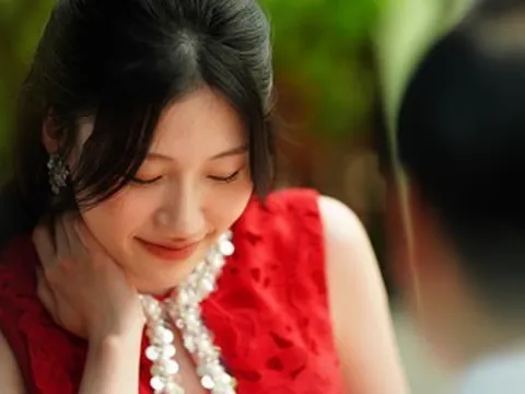 Uyển Ân: "Cô dâu hào môn" giàu nứt vách, gia thế đời thực đỉnh cỡ nào?