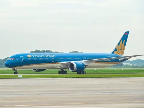 Vietnam Airlines đón thêm 'siêu tàu bay' thân rộng
