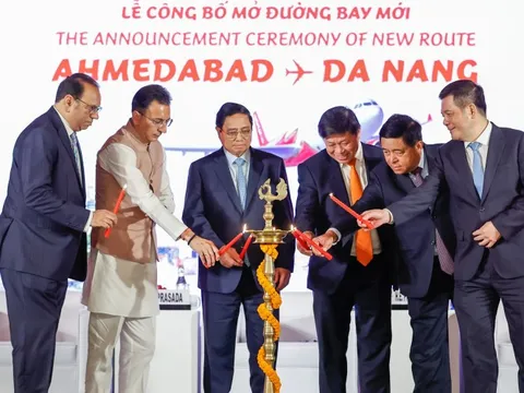 Vietjet chào đón hành khách thứ 200 triệu, công bố đường bay mới tới Ấn Độ