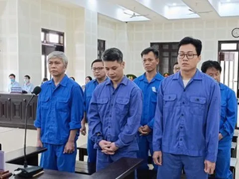 Đà Nẵng: Bất ngờ với lời khai cựu Chủ tịch Quận vô tư nhận 700 triệu