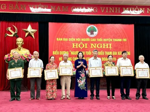 Huyện Thanh Trì: Biểu dương 47 người cao tuổi tích cực tham gia xây dựng hệ thống chính trị cơ sở