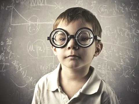 Nguy cơ trẻ cận thị sau kỳ nghỉ hè