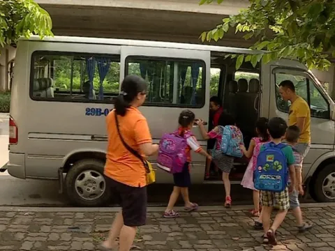 Bộ Công an: Quy định màu sơn của xe ô tô chở học sinh