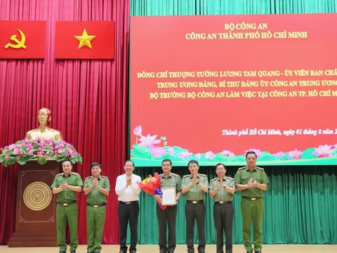 Bộ trưởng Bộ Công an Lương Tam Quang làm việc với Công an TPHCM