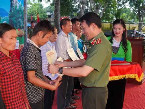 Toàn dân bảo vệ an ninh Tổ quốc: Lấy hạnh phúc, ấm no của nhân dân làm mục tiêu