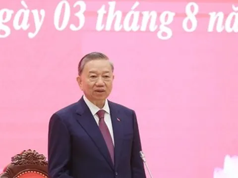 Chủ tịch Đảng Nhân dân Campuchia Hun Sen chúc mừng Tổng Bí thư, Chủ tịch nước Tô Lâm