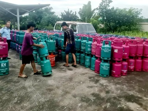 Hà Nội: Bắt quả tang cơ sở san, chiết, nạp LPG trái phép