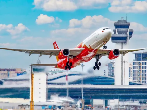 Giá vé máy bay giảm mạnh