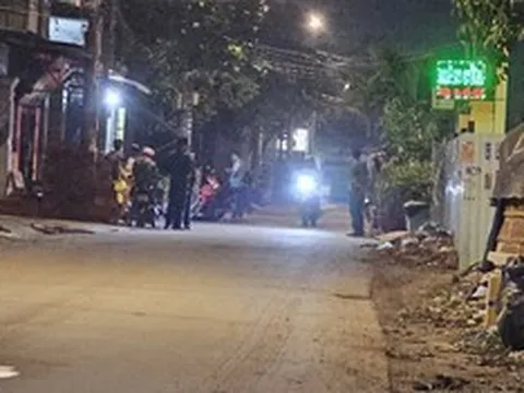 Tp.HCM: Truy tìm người đi chung với người đàn ông gục chết trên đầu xe máy