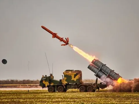 “Cú hích” trong hiện đại hóa tên lửa chống hạm “Sao Hải Vương” R-360 Neptune