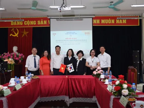 Đoàn giáo dục Hàn Quốc giao lưu với học sinh Thủ đô