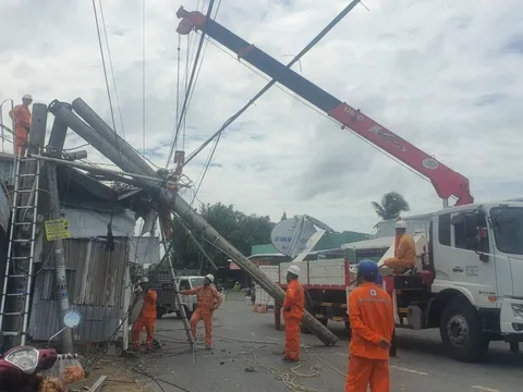 Ngành điện miền Nam cảnh báo nguy cơ mất an toàn điện mùa mưa bão