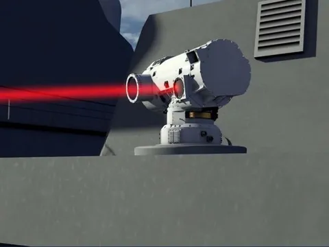 “Rồng lửa” DragonFire bám đuổi mục tiêu chính xác đến từng milimét