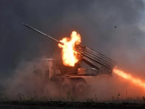 Xe tăng Ukraine nỗ lực xâm nhập, Nga chặn đứng bằng một đòn tấn công