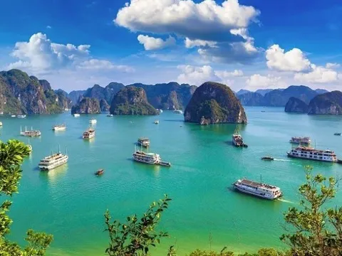 Triển lãm "Sắc màu di sản văn hóa, thiên nhiên và sản phẩm thủ công truyền thống Việt Nam"