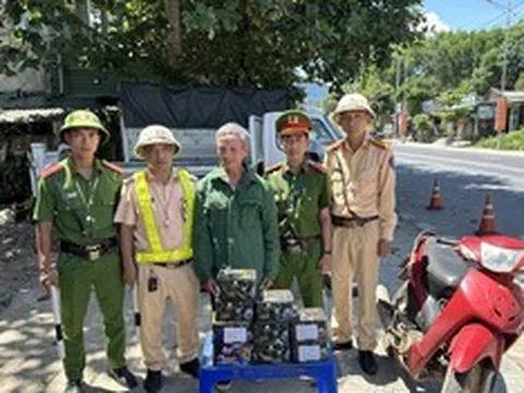 Quảng Trị: Tạm giữ đối tượng vận chuyển 13kg pháo “lậu”