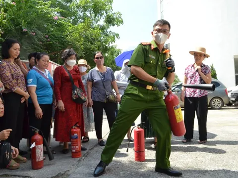 Tập huấn kiến thức, kỹ năng phòng chống cháy nổ tại gia đình cho cán bộ, hội viên, phụ nữ