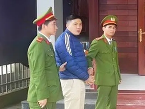 Xét xử vụ cán bộ kiểm lâm buôn gỗ “lậu” ở Thừa Thiên-Huế