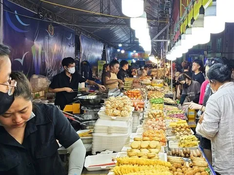 Từ sự kiện "Lễ hội tôm hùm" mà… không có tôm hùm