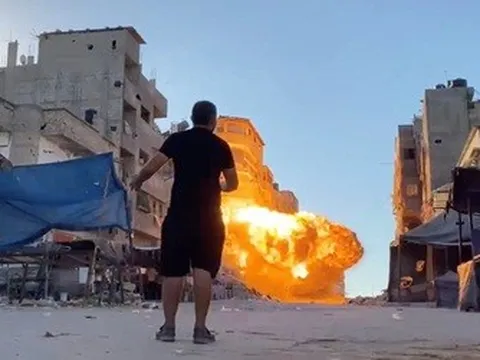 Tấn công trường học khiến nhiều người thiệt mạng, Israel tiếp tục yêu cầu sơ tán