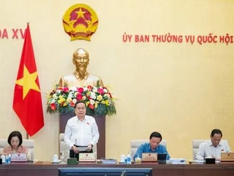 Khai mạc phiên họp chuyên đề pháp luật tháng 8 của UBTVQH