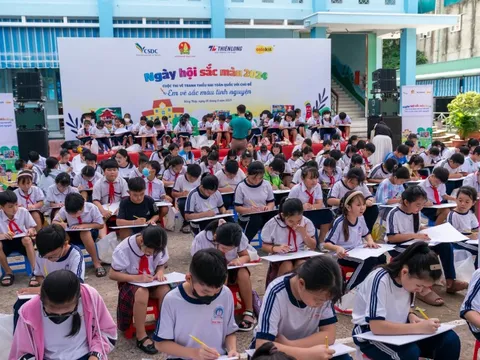 500 học sinh tham gia vẽ sắc màu tình nguyện