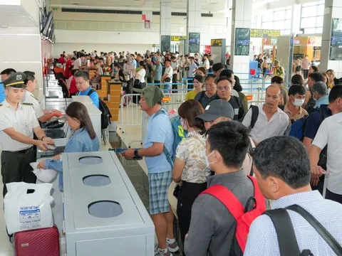 Dịp lễ 2/9: Vé tàu hỏa, máy bay vẫn còn rất nhiều