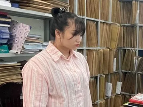 Khởi tố cô gái trẻ chiếm đoạt tiền bảo hiểm nhân thọ