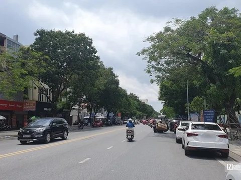Hải Phòng: Ô tô tiếp tục đậu đỗ tràn lan tại vỉa hè, lòng đường