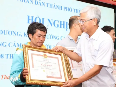 TPHCM khen thưởng 5 'người hùng' trong vụ tai nạn ở cầu Phú Mỹ