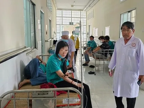 Xử lý vụ nghi ngộ độc khiến hơn 215 người nhập viện ở Vĩnh Long