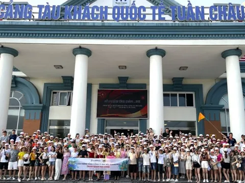 Đoàn du lịch MICE gồm 5.100 khách thăm quan Quảng Ninh