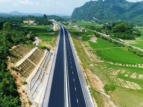 Cuối năm 2025 hoàn thành mục tiêu 3.000 km đường bộ cao tốc