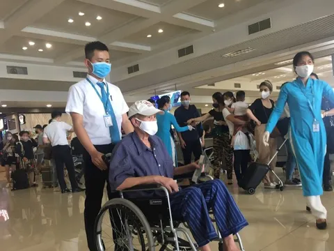 Văn minh, lịch sự khi phục vụ người khuyết tật tại sân bay