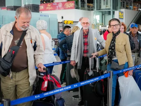 Giá vé may bay tăng nhẹ dịp lễ 2/9