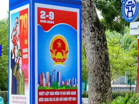 Hà Nội rực rỡ cờ hoa chào mừng Cách mạng Tháng Tám và Quốc khánh 2/9