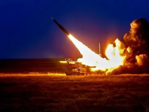 Nga tấn công trung tâm hậu cần chiến lược Ukraine, nhiều vụ nổ được ghi nhận